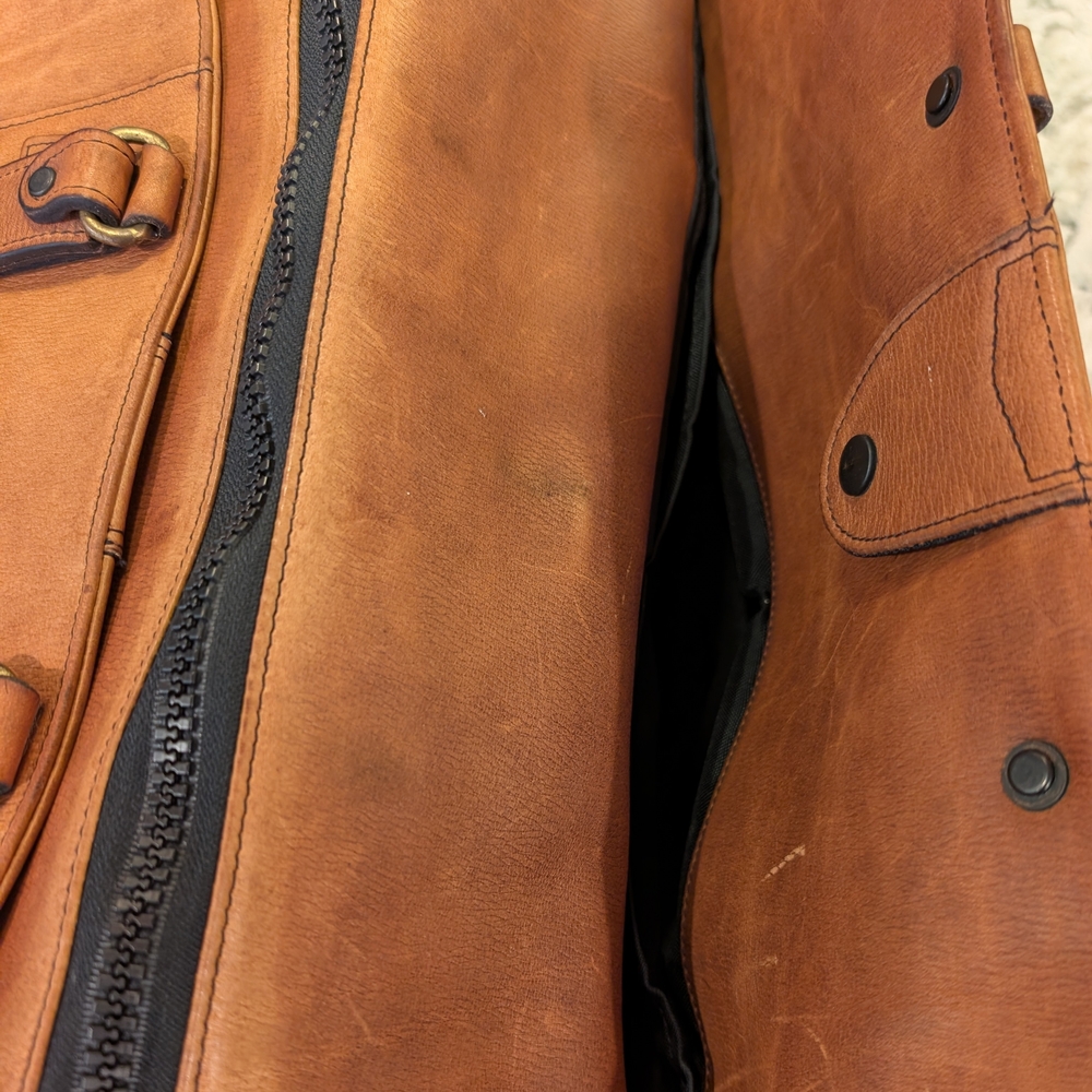 Classic Brown Leather Men's Briefcase - Picture 6 of 7